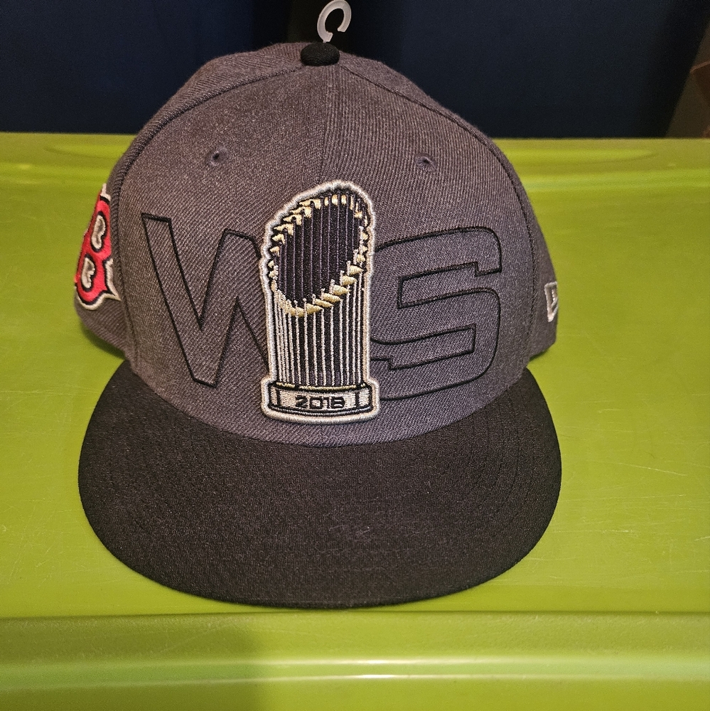 Authentic Boston Red Sox 2018 World Series Champions Snapback Cap New Era Hat